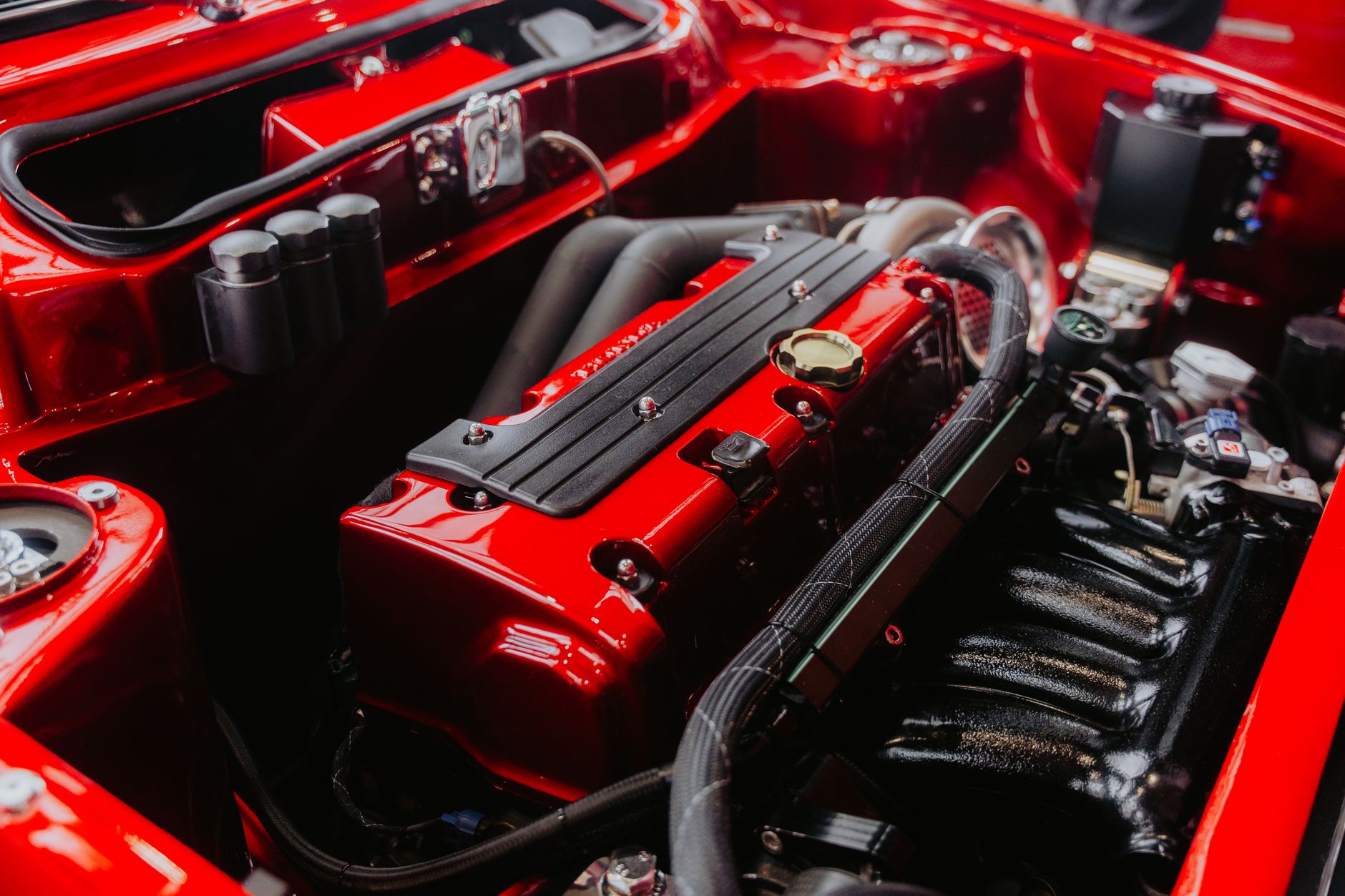 A high-performance engine, clean and complete